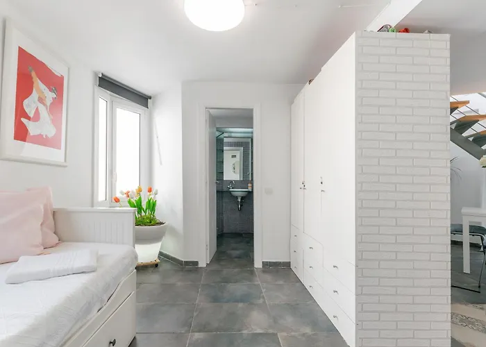 Esencia Mediterranea Precioso En Primera Linea