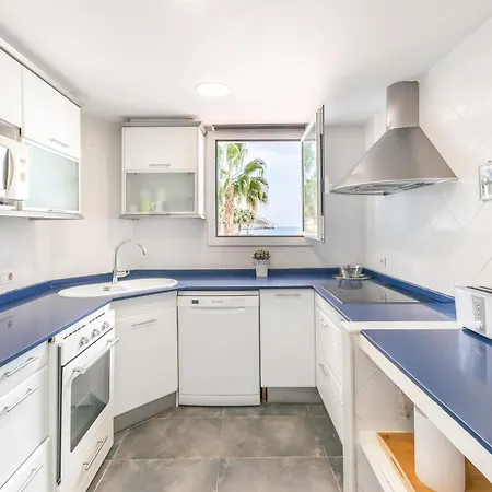 Esencia Mediterranea Precioso En Primera Linea